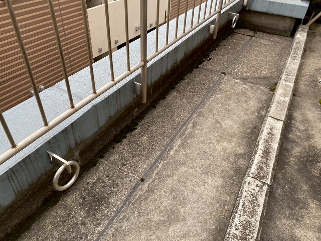 押さえ金物周辺の劣化写真